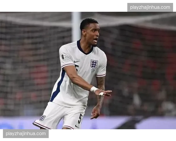 英格兰防线面临重组危机，孔萨凭借稳健发挥跻身图赫尔法眼